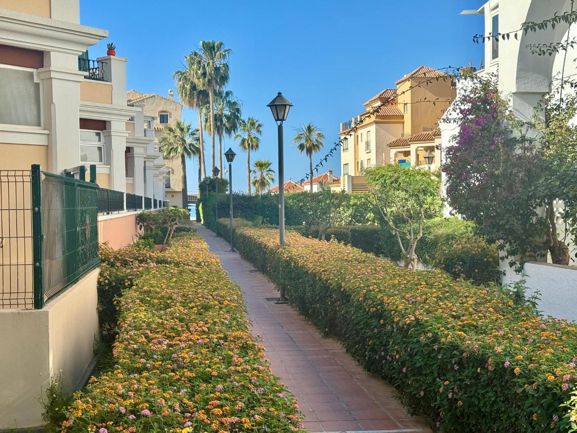 Strandnaera Boende I Torrox Costa Exterior foto